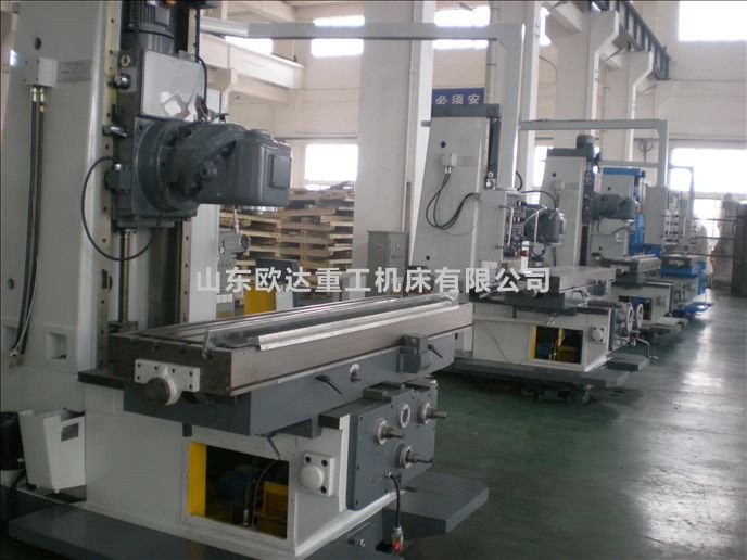 X715床身式銑床